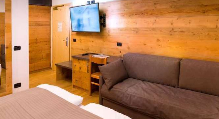 Il Caminetto Hotel (Canazei), Val di Fassa ski chalet, image 4
